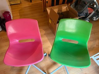 Set de 2 sillas de plástico