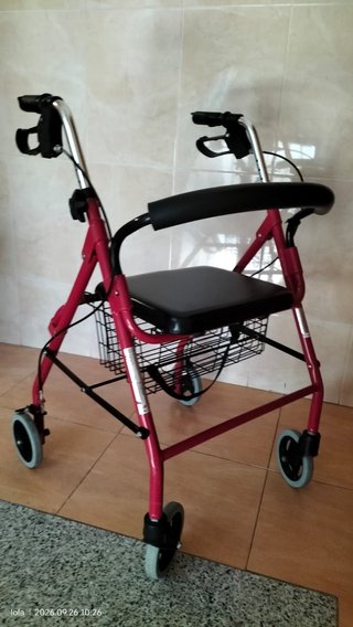 Andador Plegable con Asiento y Cesta