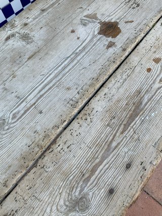 Mesa antigua de madera