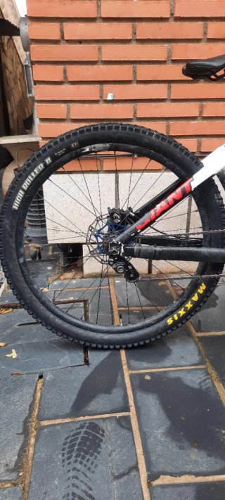 Bicicleta de Descenso Giant Glory