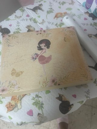 Monedero nuevo con diseño de niña y pájaro