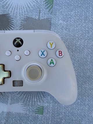 Mando Xbox Blanco y Dorado