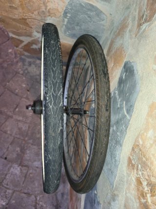 Rueda de Bicicleta con Piñones