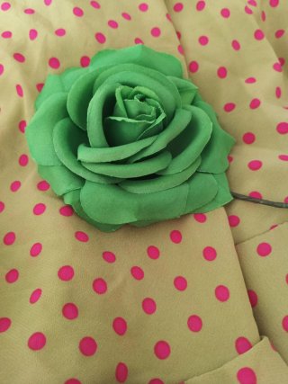Falda Flamenca y Flor para el Pelo