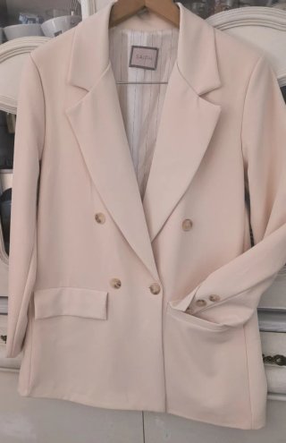 Blazer SAIPH Beige Talla S + REGALO