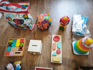 Set de juguetes para bebes entre 6m i 1'5 años