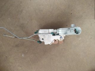Cerradura Puerta Delantera Derecha Nissan Primera