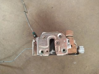 Cerradura Puerta Delantera Derecha Nissan Primera