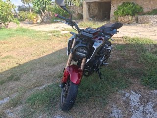 Honda CB125R Granate