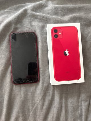 iPhone 11 Rojo (Puerto de carga roto)