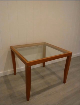 Mesa Cuadrada de Madera y Cristal