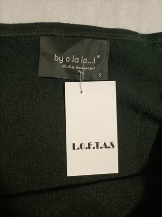 Camiseta negra de manga larga