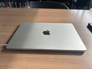 MacBook Air M2 13.6 2022 8GB 256GB Plata