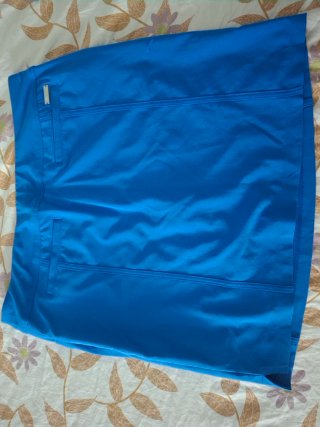 Falda de golf azul