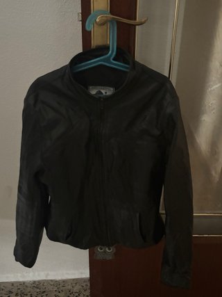 Chaqueta de Piel Negra