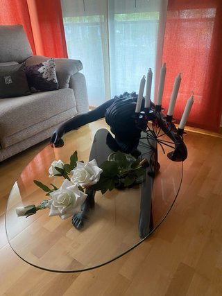 Mesa de Centro con Escultura de Mujer