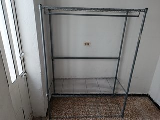 Armario de rejilla metálico gris