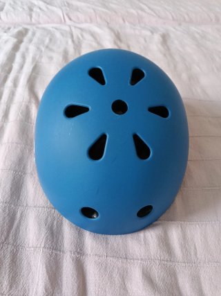 Casco infantil azul Olsson