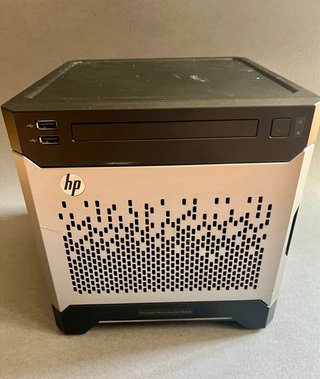 Servidor NAS HP ProLiant MicroServer Gen8