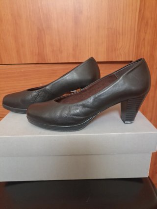 Zapatos de salón de piel negros