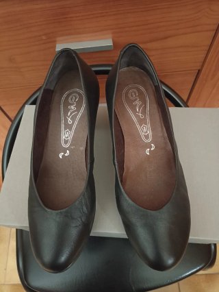 Zapatos de salón de piel negros