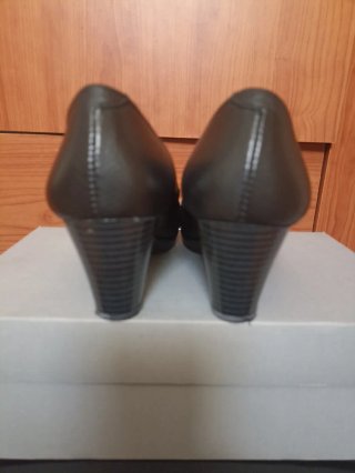 Zapatos de salón de piel negros