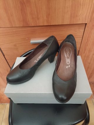 Zapatos de salón de piel negros