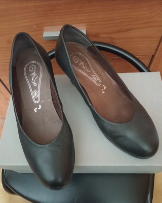 Zapatos de salón de piel negros