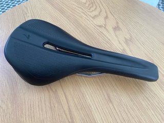 Sillín Specialized Phenom 143mm