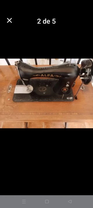 Máquina de Coser Antigua Alfa