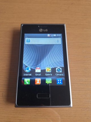 LG E400
