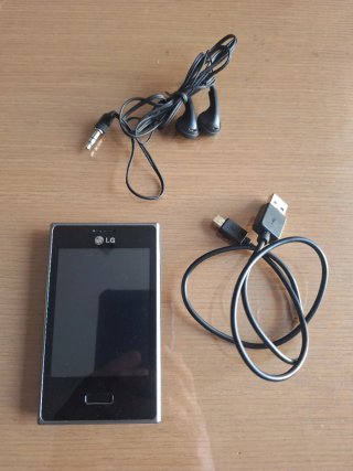 LG E400