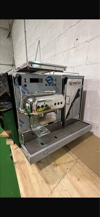 Cafetera Nespresso Aguila 220