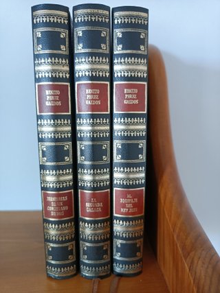 Tres volumenes de Benito Pérez Galdós