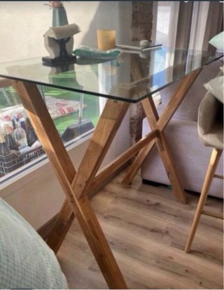 Mesa Alta con Sobre de Cristal