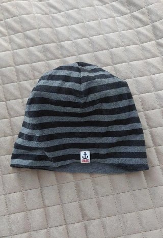 Cappello bimbo OVS righe grigie e nere