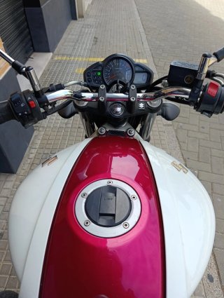 Suzuki Gladius 650