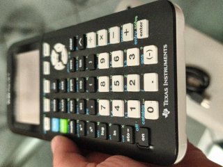 Calculadora Gráfica Texas Instrum TI-84 Plus CE-T