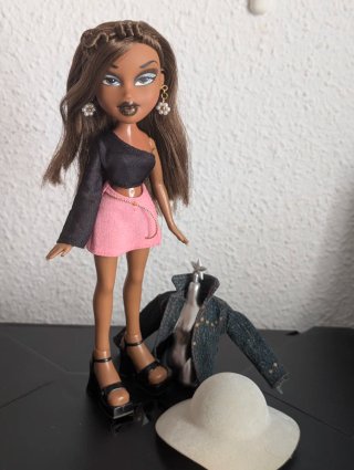 Bratz Funk 'N' Glow Sasha Muñeca