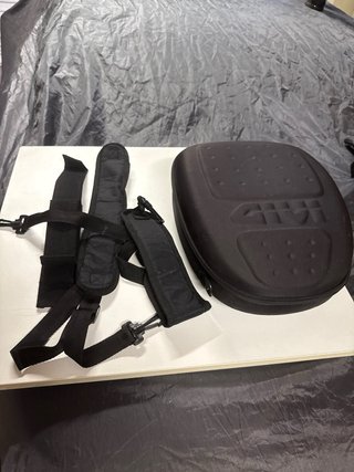 Maleta depósito GIVI imantada negra+guantes