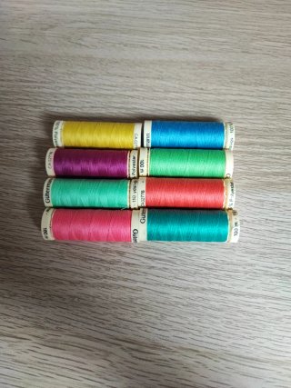 Set de 8 Hilos de Coser Gütermann