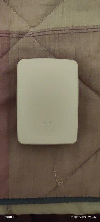 Carcasa Raspberry Pi 5 Oficial Roja y Blanca