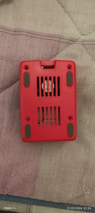 Carcasa Raspberry Pi 5 Oficial Roja y Blanca