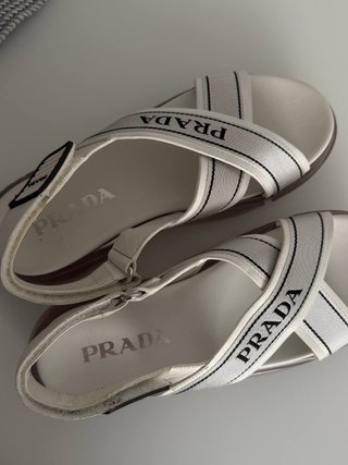 Sandalias Prada Cloudbust Criss-Cross Blancas