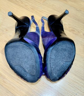 Tacones Guess Morados y Negros