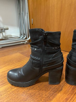Botines Negros Vintage con Hebillas