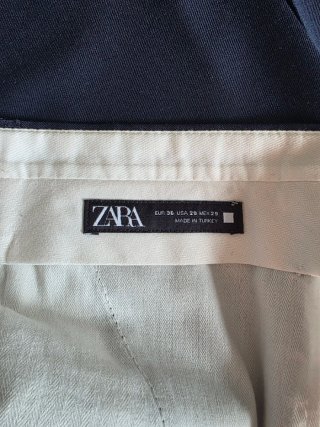 Pantalón Azul Marino Zara talla 36.