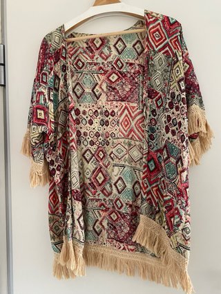 Chaqueta Estampada con Flecos
