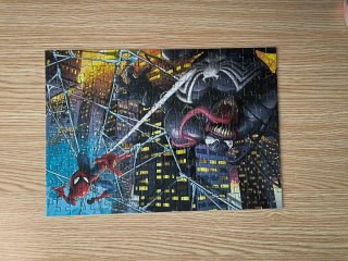 Puzzle 200 piezas Spiderman vs Venom