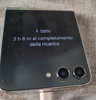 Samsung Z Flip5 per pezzi di ricambio